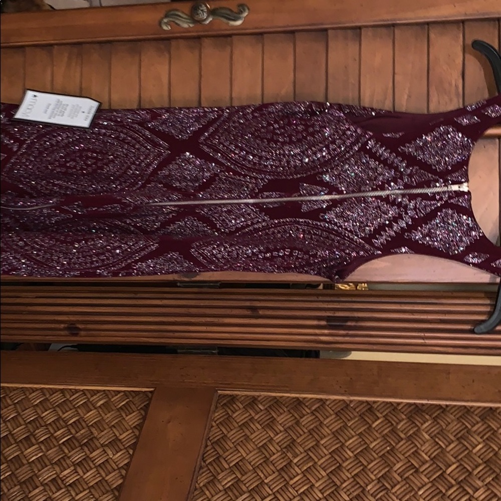 Dress - Picture 2 of 4